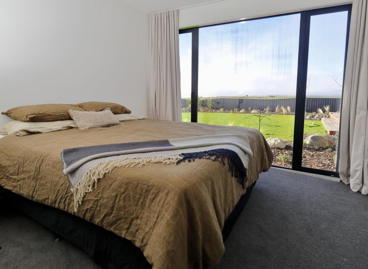 Lake House - Te Anau Holiday Home 외부 사진