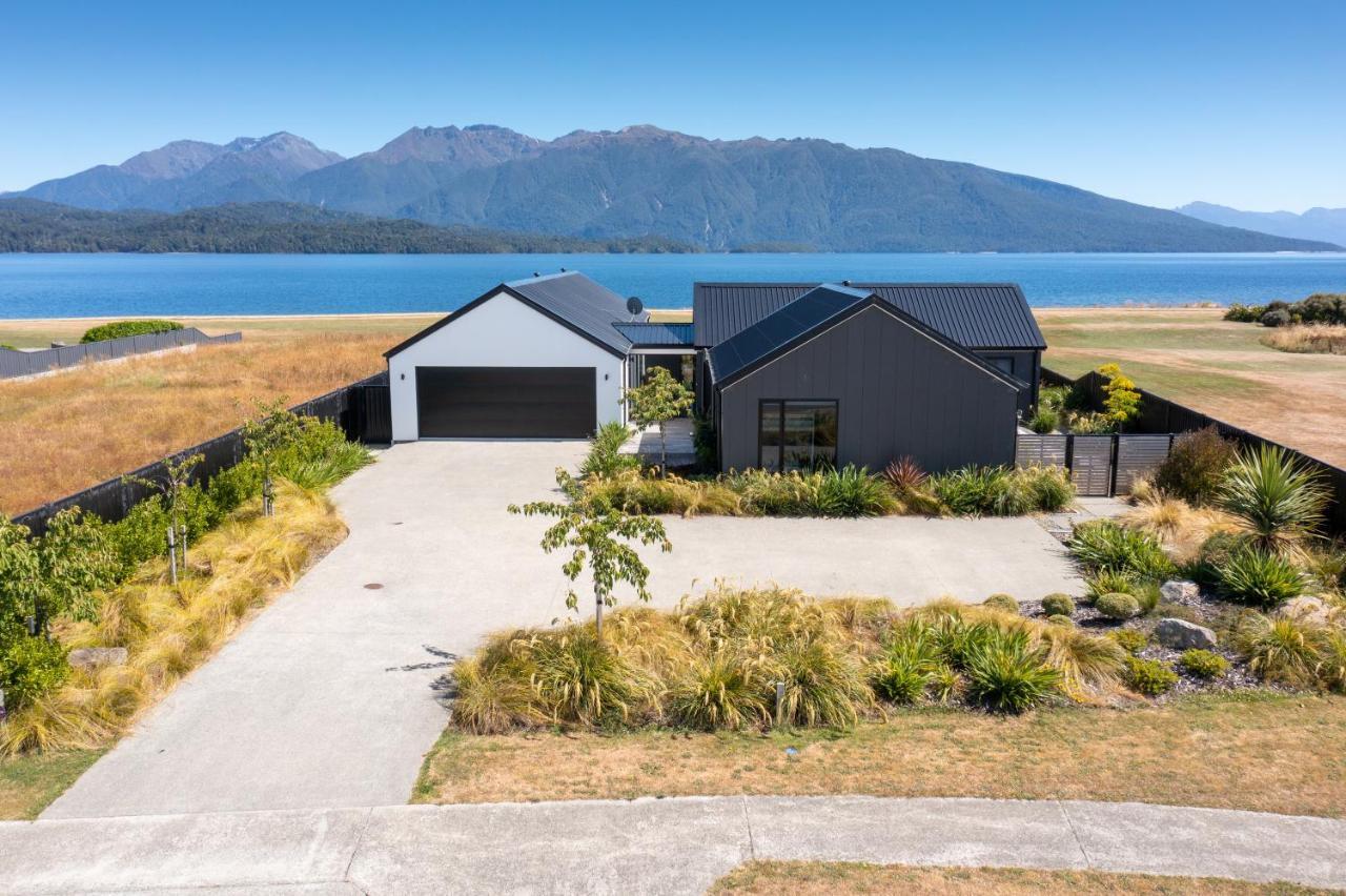 Lake House - Te Anau Holiday Home 외부 사진